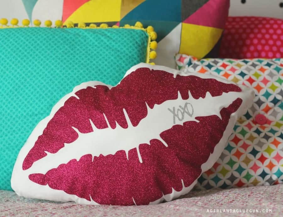 lips pillow