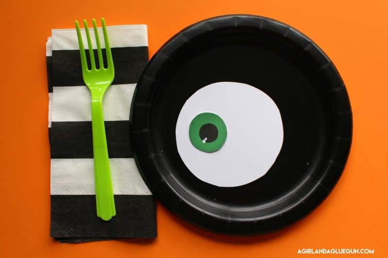 Halloween Tablescape ideas! - A girl and a glue gun
