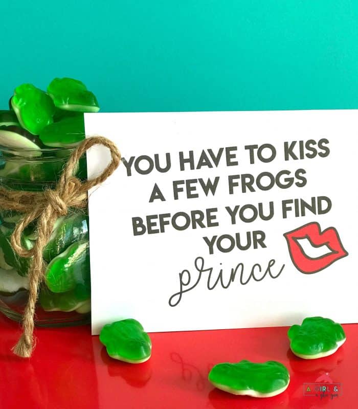Kiss me Valentines printable - A girl and a glue gun