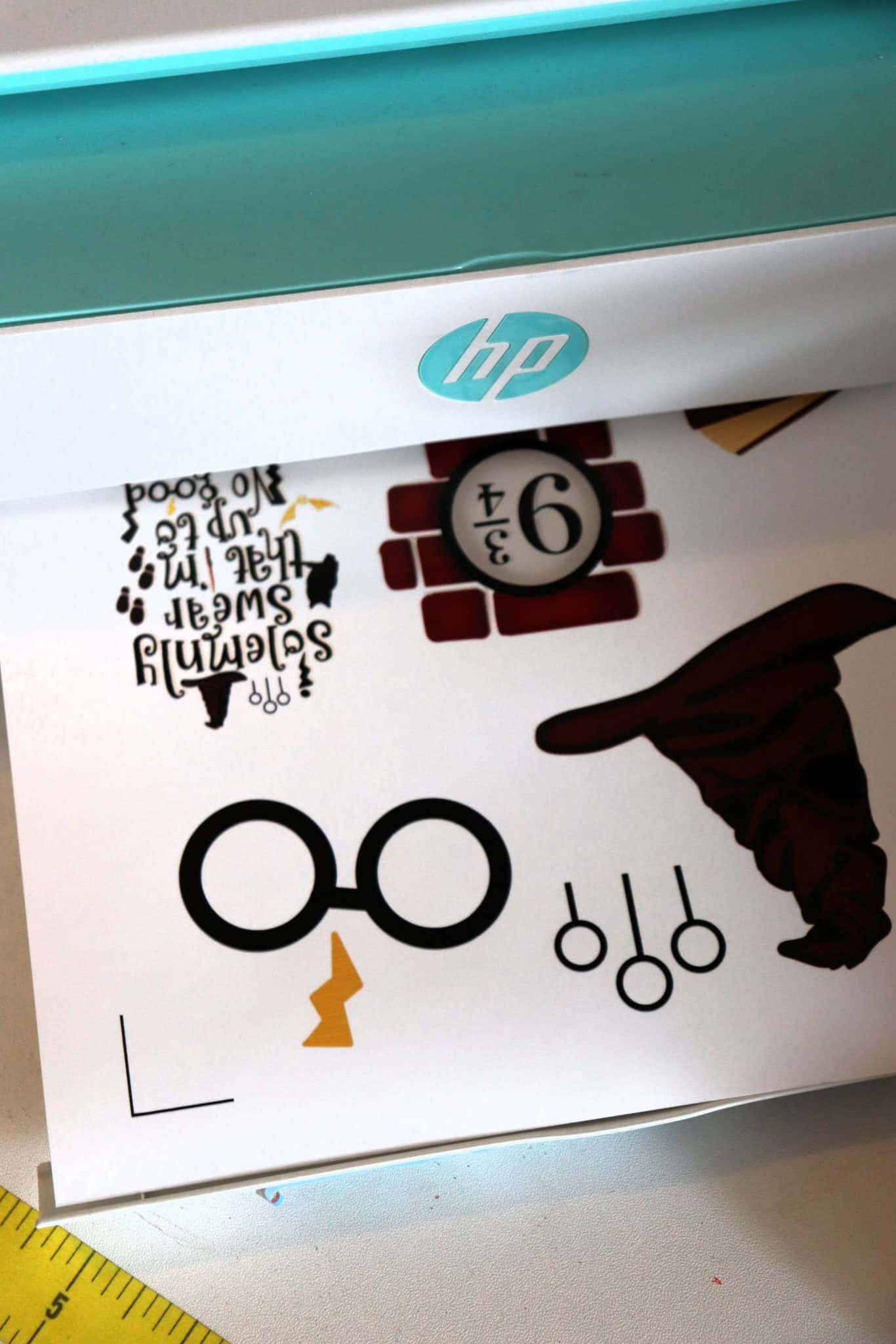 Harry Potter Sticker Set - A girl and a glue gun