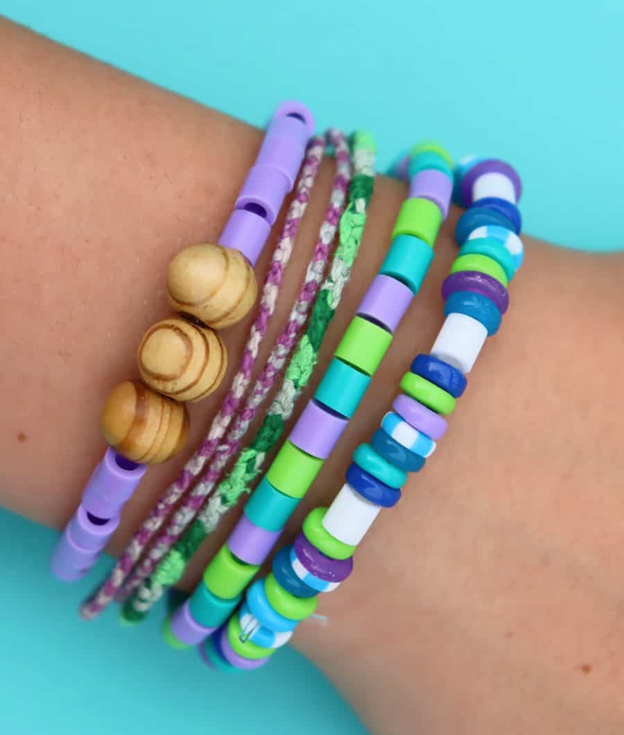 How to make a colorful beaded bracelet: Tutorial/Super easy beads