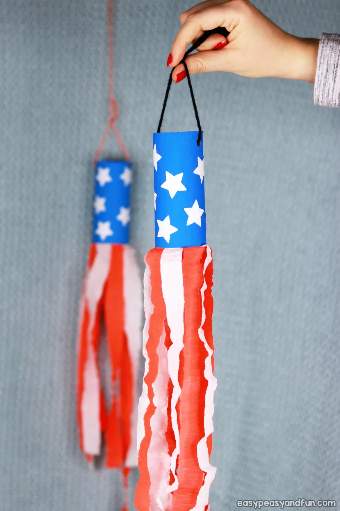 4th-Of-July-Windsock-Toilet-Paper-Roll-Craft