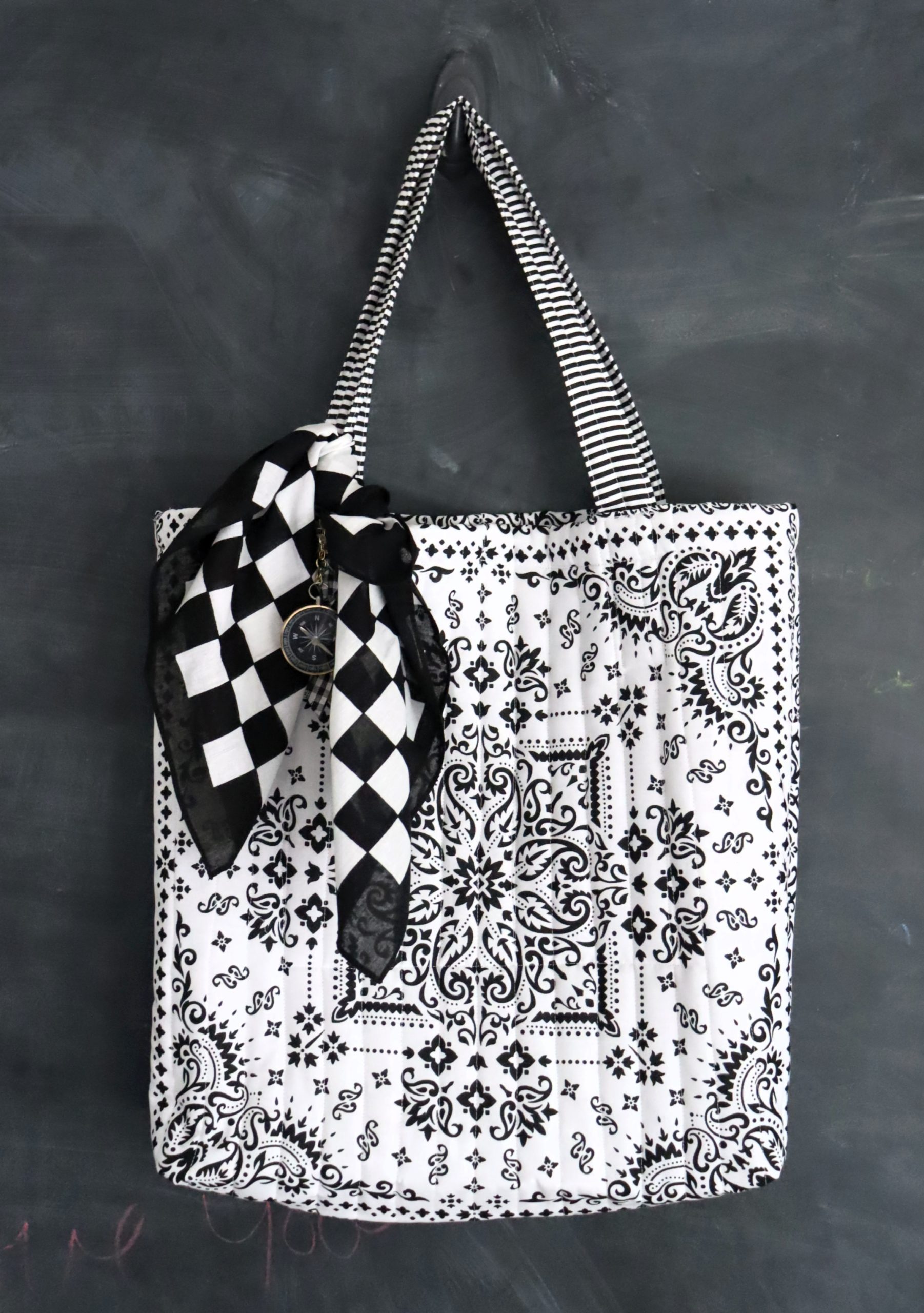 How to Sew a Quilted Bandana Tote bag (Easy DIY Tutorial) - A girl and ...